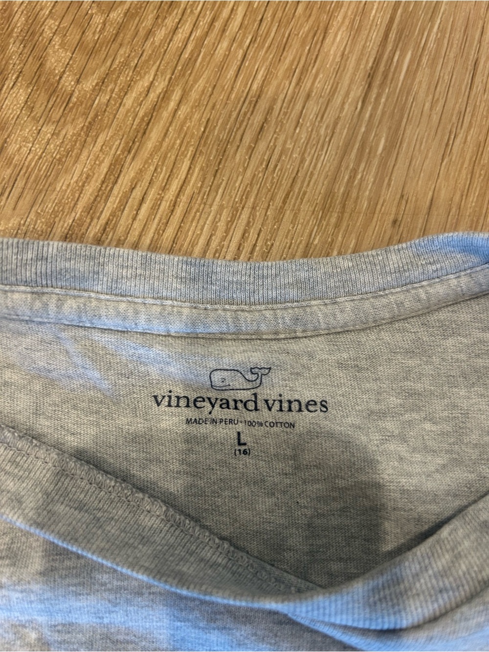 Vineyard Vines Light Gray Martha’s Vineyard inspired tee - Picture 4 of 5